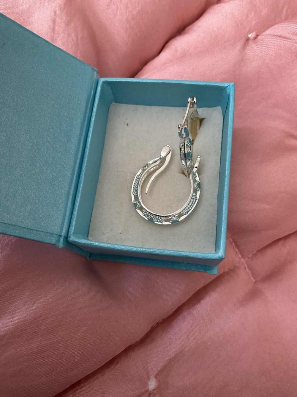 Textured Silver Hoop Earrings - Women Jewelry. One size. - Picture 4 of 8